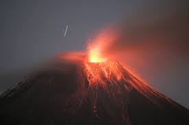 A picture of Ecuador's Tungurhua volcano erupting.